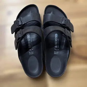 Birkenstock 블랙 샌들 37