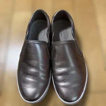 Clarks 메탈 브라운 슬립온 Ultimate Comfort