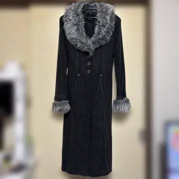 퍼 달린 다크 그레이 롱 코트 9호