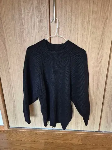 SLOBE 블랙 리브 오버 사이즈 스웨터