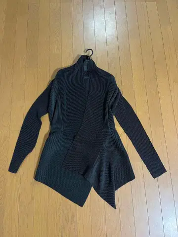 [ 새상품 ] 반값 이하 specchio 긴팔 가디건