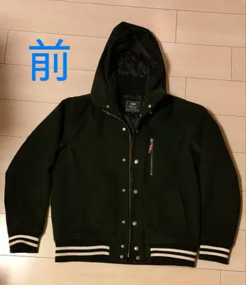 다크 그린 후드 부착 자켓