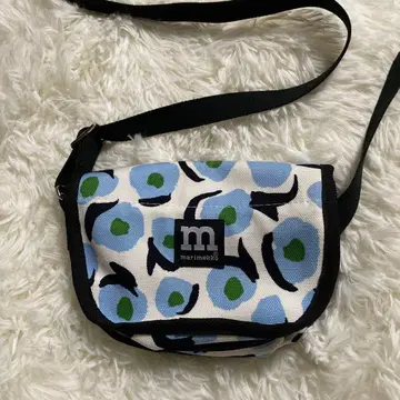 오늘 한정 가격 거의 새상품 marimekko 꽃무늬 숄더백