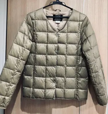 TAION V넥 컴팩트 이너 다운 카키 40