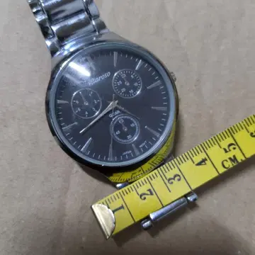 작동품. 블랙 쿼츠 손목시계 크로노그래프풍