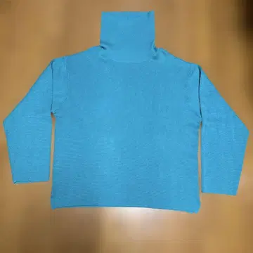 레어 에메랄드 그린 터틀넥 니트 사이드 슬릿 포함 남성용