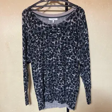 LAURA ASHLEY 레오파드 프린트 긴팔 니트