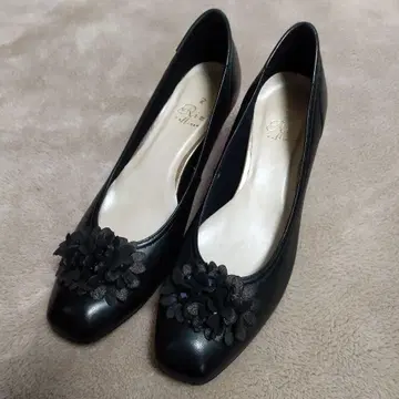 Riz raffinee 천연 가죽 펌프스 비쥬 부착