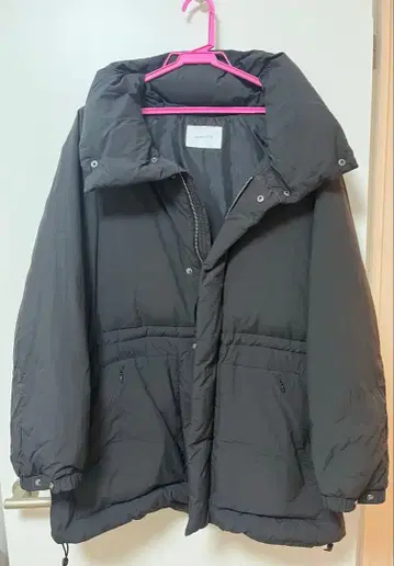 심플리시떼 스탠드 퍼피 다운 다운 자켓 블랙