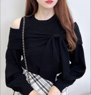 INGNI [WEB 한정판] 어깨 트임 리본 니트