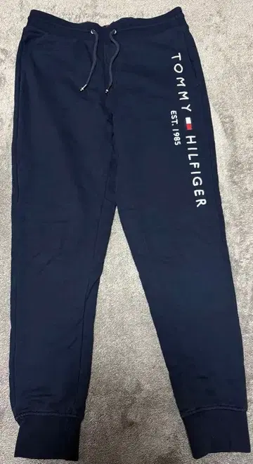 TOMMY HILFIGER 네이비 스웨트 팬츠 M