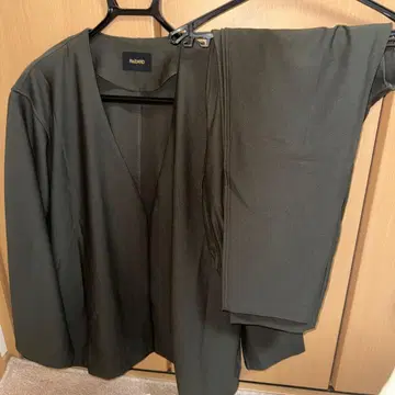 미사용 새상품! ReZARD 셋업 차콜