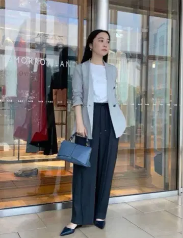 택 포함 새상품 투모로우랜드 셀룰로오스 트윌 세미 바나나 실루엣 팬츠