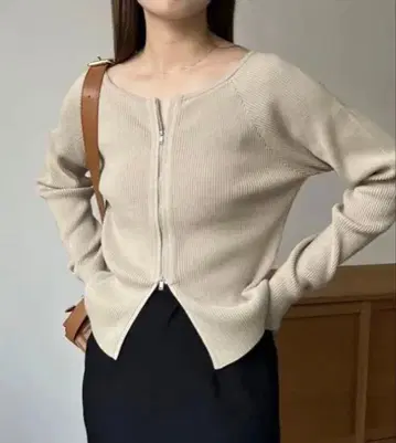 미사용 새상품 카프리슈레마쥬 2way 지퍼 니트 베이지