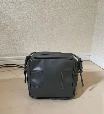 숄더백 이아쿠치