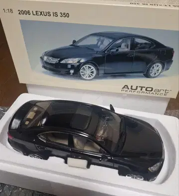 오토아트 렉서스 IS350 미니카 1/18 하자품