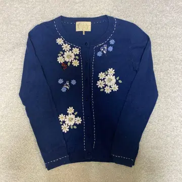 Chesly 네이비 플라워 자수 가디건