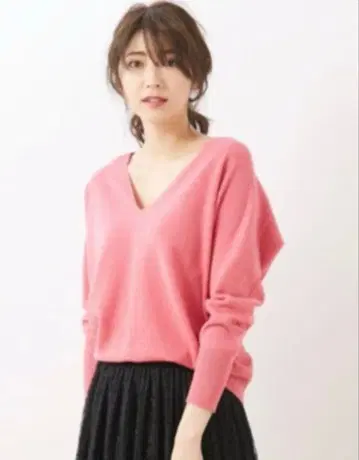 Rouge vif 홀가먼트 V넥 니트