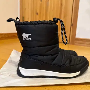 SOREL 블랙 다운 부츠