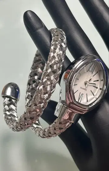 뱀 디자인 손목시계