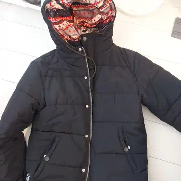 XANTHOUS 블랙 다운 자켓 L 사이즈