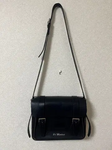 닥터마틴 사첼백 11인치