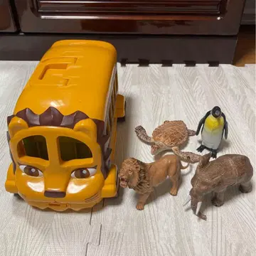 아니아 라이온 버스 동물 피규어 포함