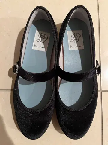 엠마 프란시스 라운드토 플랫 펌프스