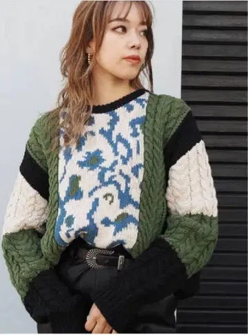 새상품급 EVRIS 에브리스 스타일리시 바이컬러 케이블 니트 겨울