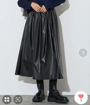 liesse 정가 25,300엔 블랙 가죽 느낌 플레어 롱 스커트