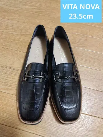 새상품 VITA NOVA 비타노바 탱크 밑창 비트 로퍼 엠보