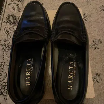 HARUTA 블랙 로퍼 26.5EEE 사용은 몇 회로 매우 깨끗합니다.