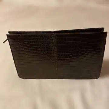 크로커다일풍 가죽 클러치백