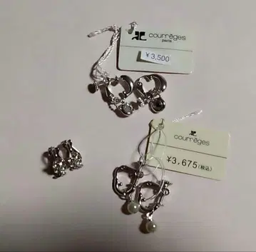 쿠레쥬 플라워 모티브 귀찌