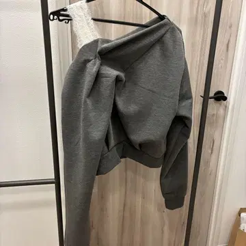 Chico 그레이 오프숄더 맨투맨 M