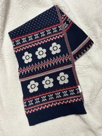 마리콴트 플라워 무늬 니트 머플러