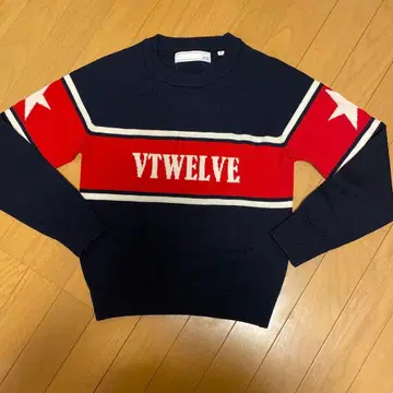 V12 별 패턴 스트라이프 긴팔 니트 스웨터