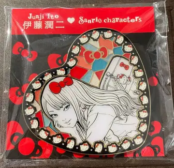 갸루 토미에 x 헬로키티 메탈 하트 배지 이토 준지 산리오