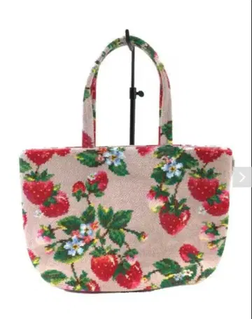 페이 이치고 패턴 토트백