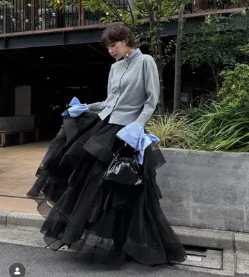 frene 랜덤 프릴 티어드 볼륨 스커트 블랙