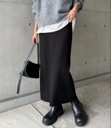 andme 리브 니트 롱 타이트 스커트 블랙