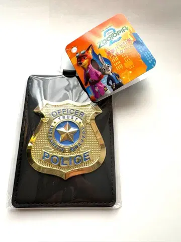주토피아2 경찰 배지풍 패스 케이스