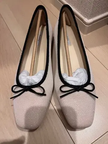 FANDA 베이지 발레 슈즈 23.5cm