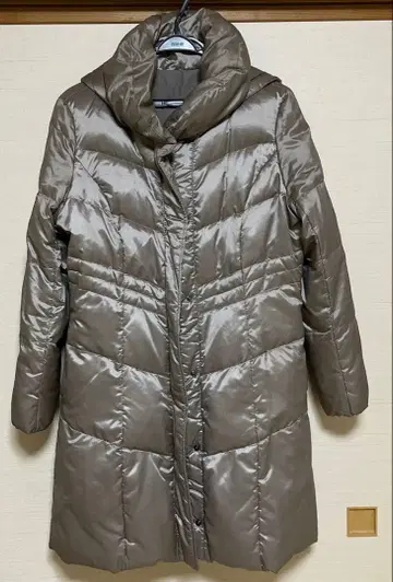 브라운 후드 부착 롱 다운 자켓