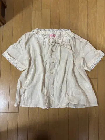 Veerle 베이지 레이스 반팔 셔츠