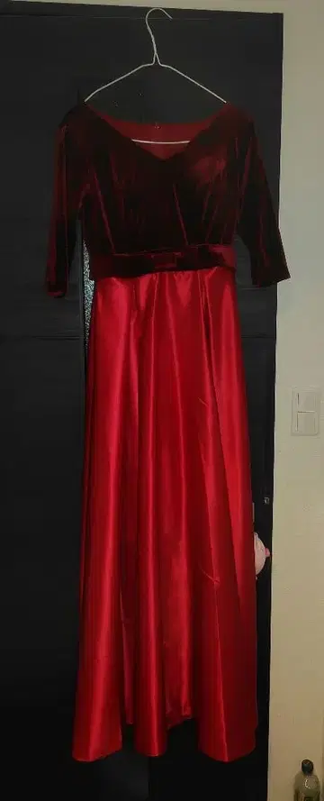 레드 V넥 롱 드레스