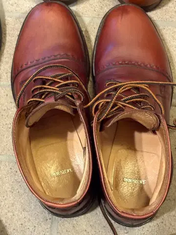 가죽 신발 페어 슬로프