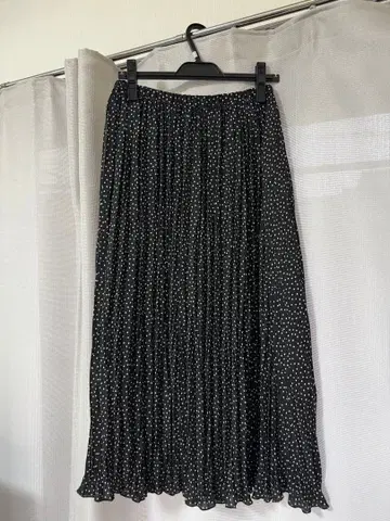 URBAN RESEARCH DOORS 플리츠 스커트 흑백 도트 패턴