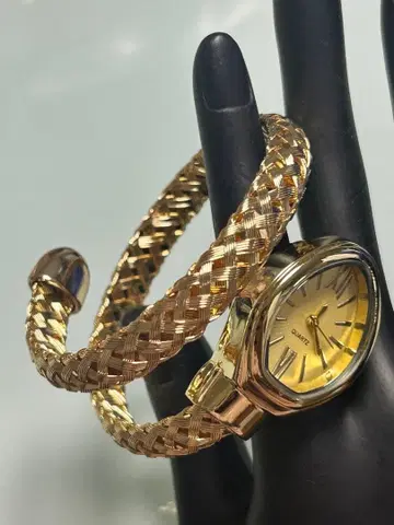 헤비 디자인 손목시계