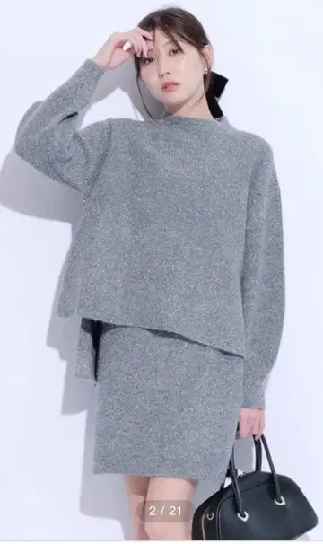 [미사용 새상품 택 포함] Mystrada 스팽글 하이넥 니트 업